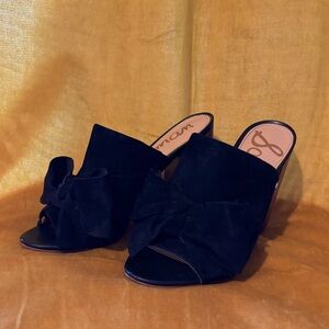 Sam Edelman black suede bow heels. 8.5 true to size.